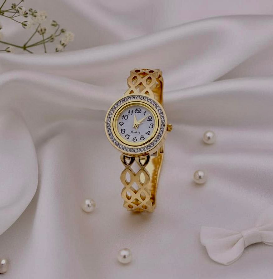 Martha - gold wristwatch