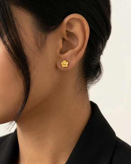 Flower stud